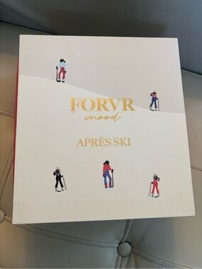 FORVR Mood Après Ski Candle Set of 4 NEW